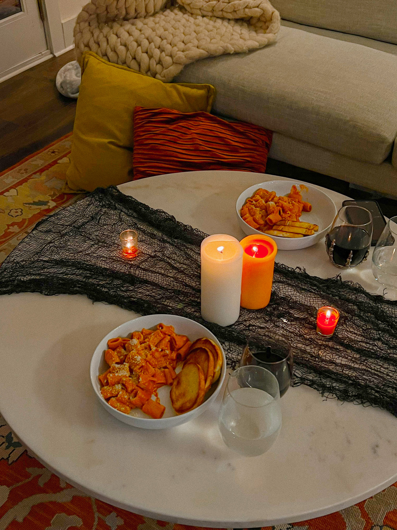 Como preparar uma noite de Halloween em casa 🎃